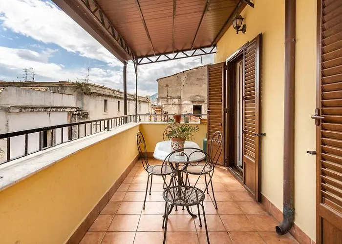Luminos Vucciria Apartment